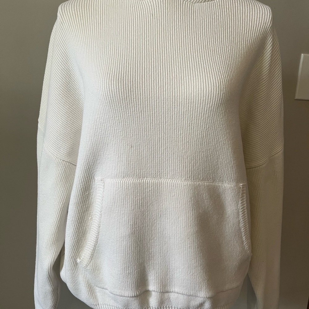ALO Yoga Women's Ivory Sweater size large